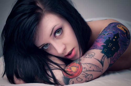 beatufull tatto girl